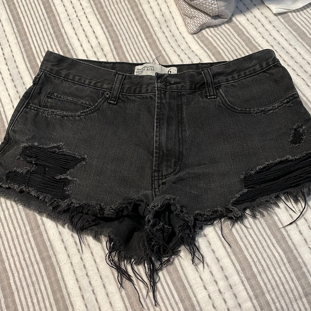 Abercrombie & Fitch Distressed Black Wash Jean Shortie Cut Off Shorts 6 28
